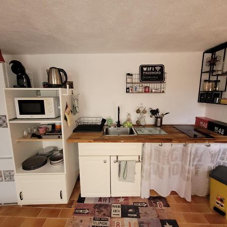 Superbe Studio Proches Toutes Commodites Place Du Marche De St Roch Apartment Nisa Exterior foto